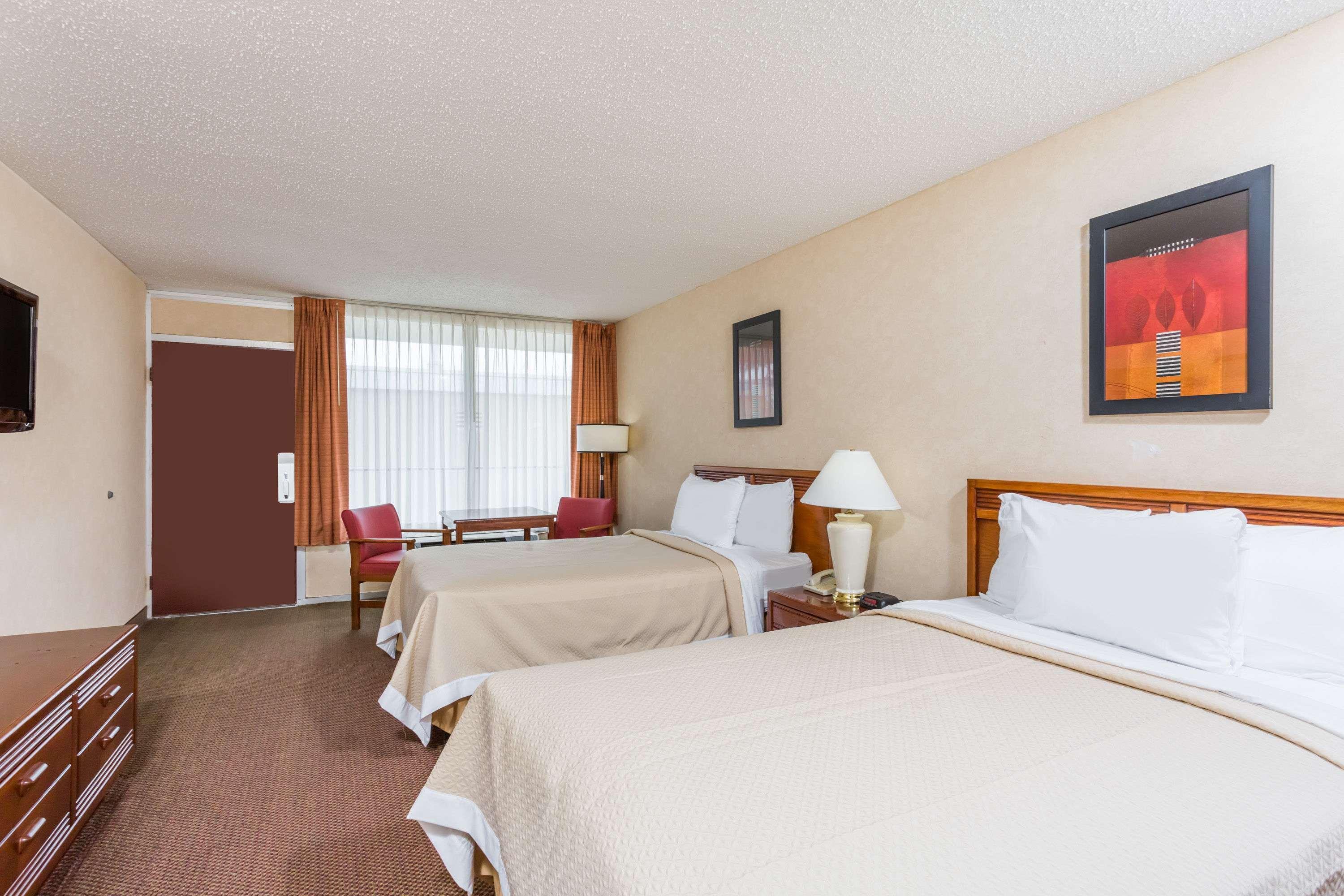 Days Inn By Wyndham Goldsboro Exterior foto